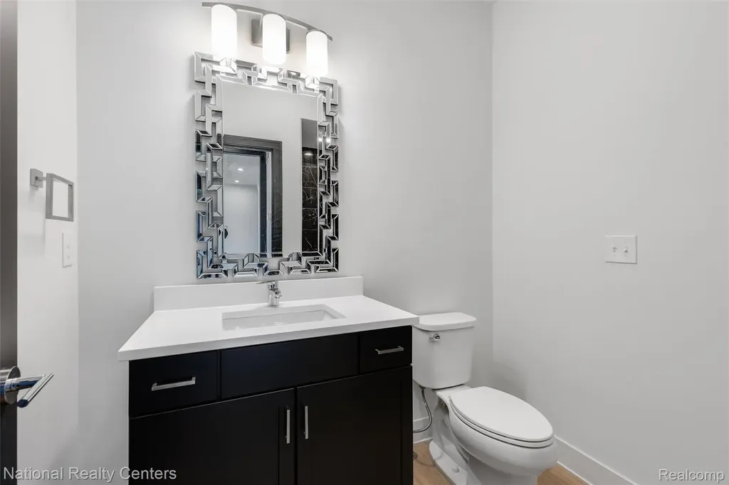1283 Bloomingdale Drive Troy City MI 48085