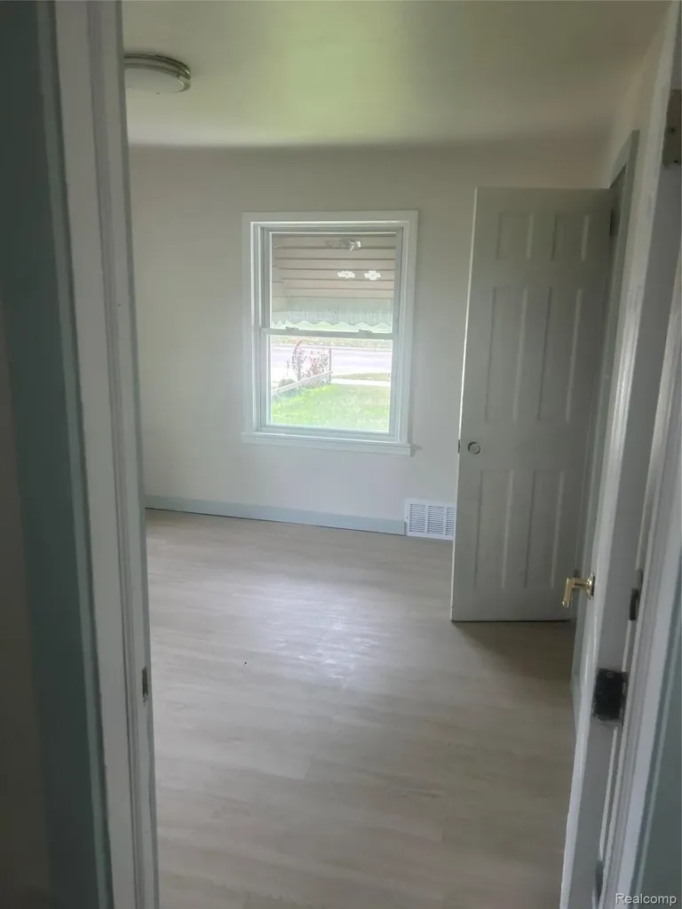 552 N Harris Road Ypsilanti City MI 48198