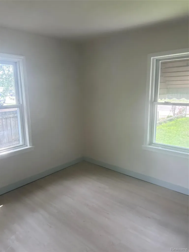 552 N Harris Road Ypsilanti City MI 48198