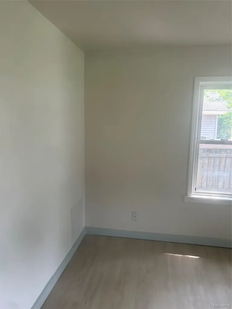 552 N Harris Road Ypsilanti City MI 48198