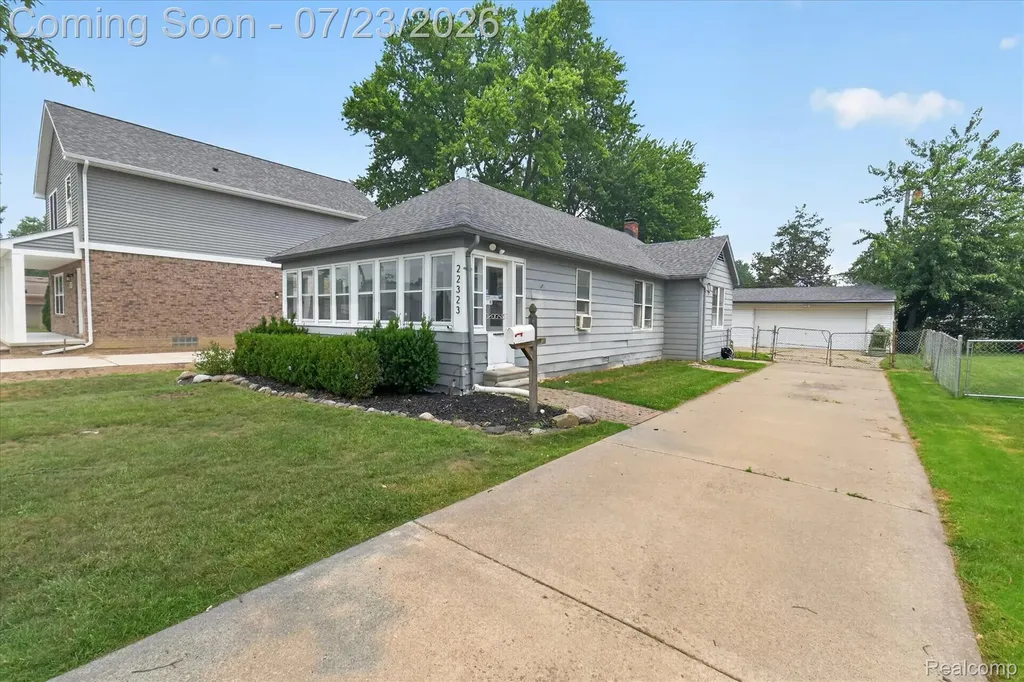 22323 Ridgeway Street St. Clair Shores City MI 48080