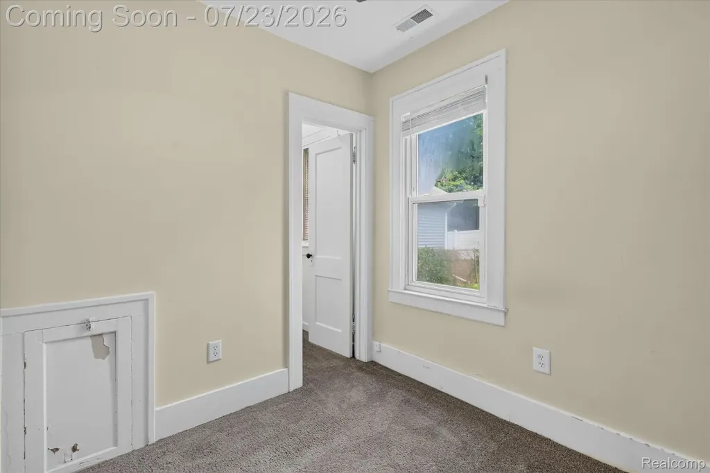 22323 Ridgeway Street St. Clair Shores City MI 48080