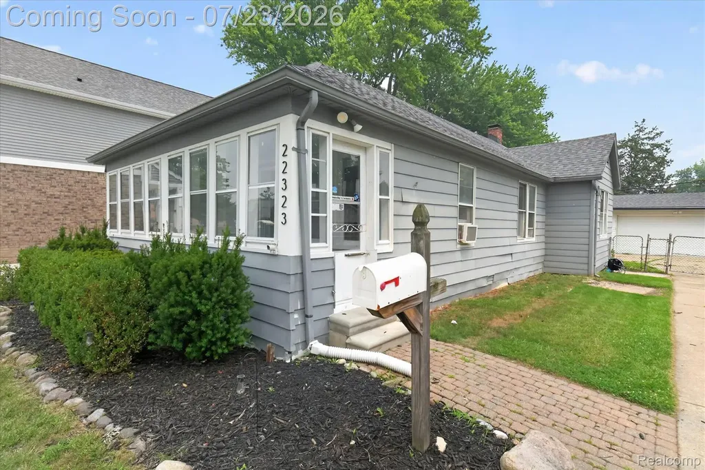 22323 Ridgeway Street St. Clair Shores City MI 48080