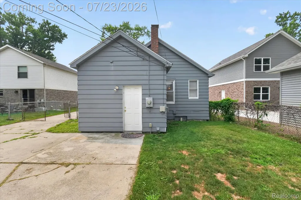 22323 Ridgeway Street St. Clair Shores City MI 48080