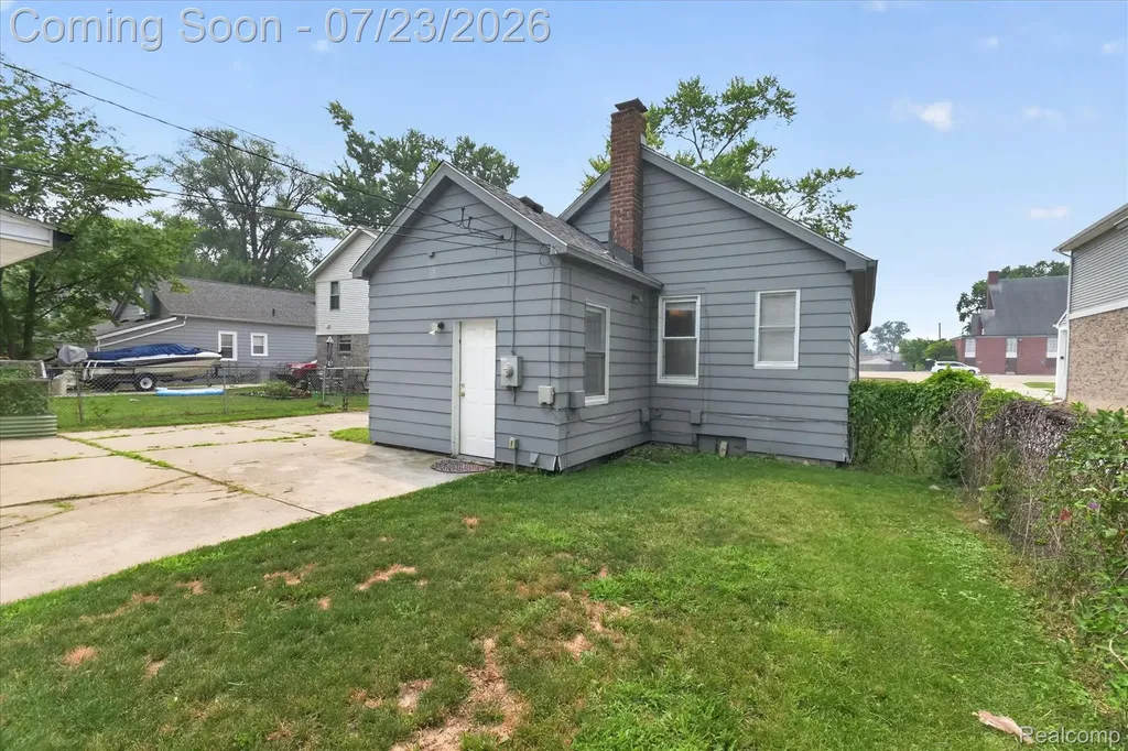 22323 Ridgeway Street St. Clair Shores City MI 48080
