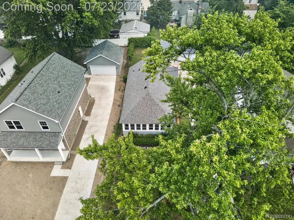 22323 Ridgeway Street St. Clair Shores City MI 48080