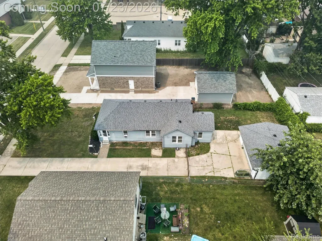 22323 Ridgeway Street St. Clair Shores City MI 48080