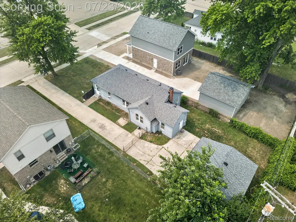 22323 Ridgeway Street St. Clair Shores City MI 48080