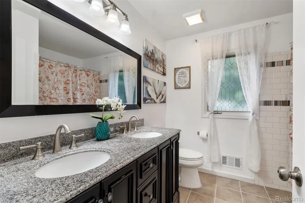 48842 Penrose Lane Macomb Township MI 48044