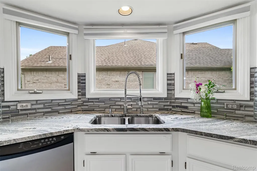 48842 Penrose Lane Macomb Township MI 48044