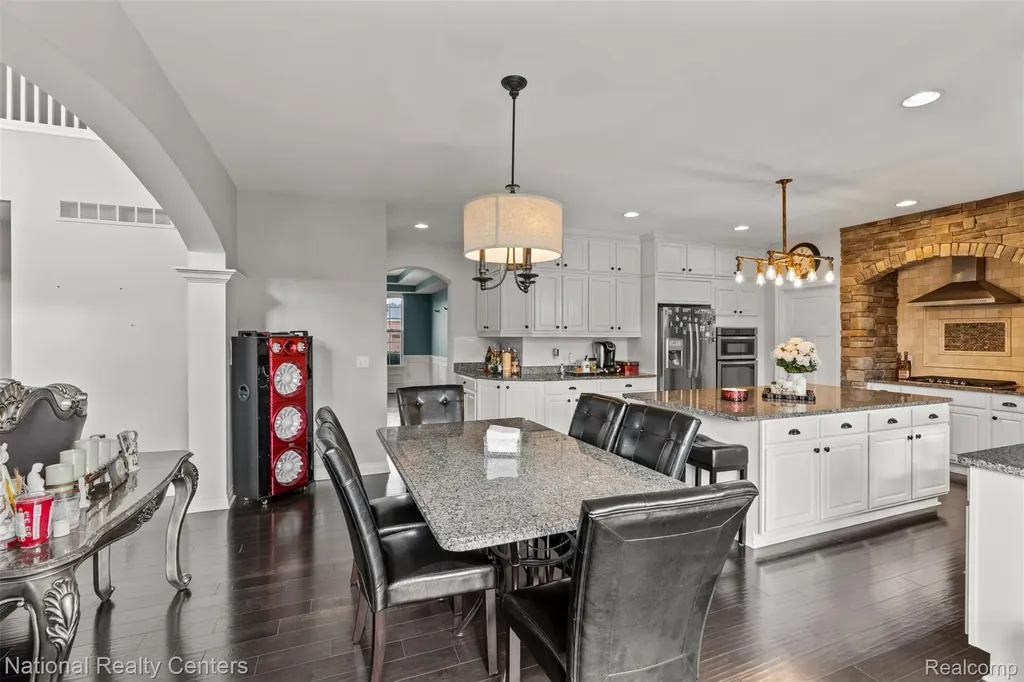 17632 Goldeneye Drive Clinton Charter Township MI 48038