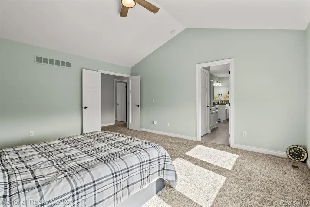 17632 Goldeneye Drive Clinton Charter Township MI 48038