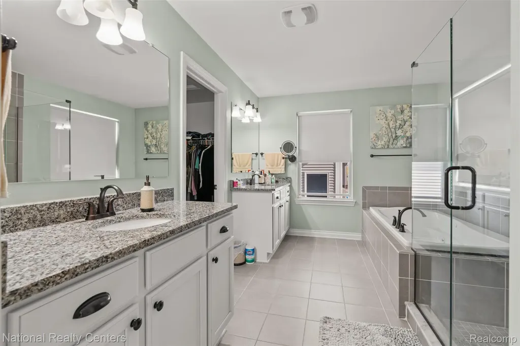 17632 Goldeneye Drive Clinton Charter Township MI 48038