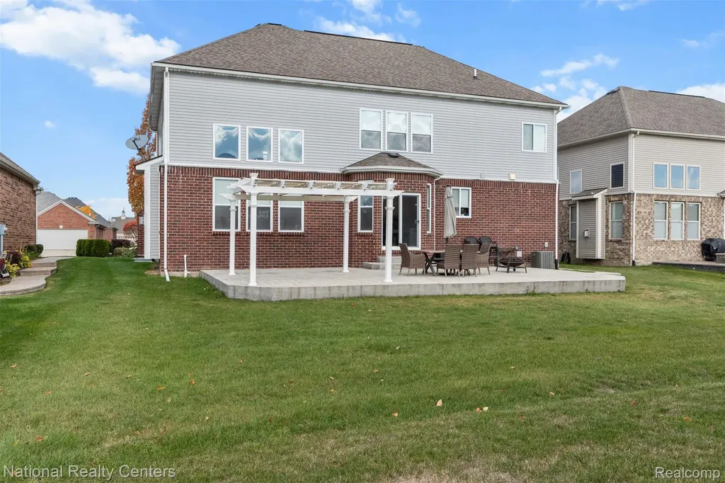 17632 Goldeneye Drive Clinton Charter Township MI 48038