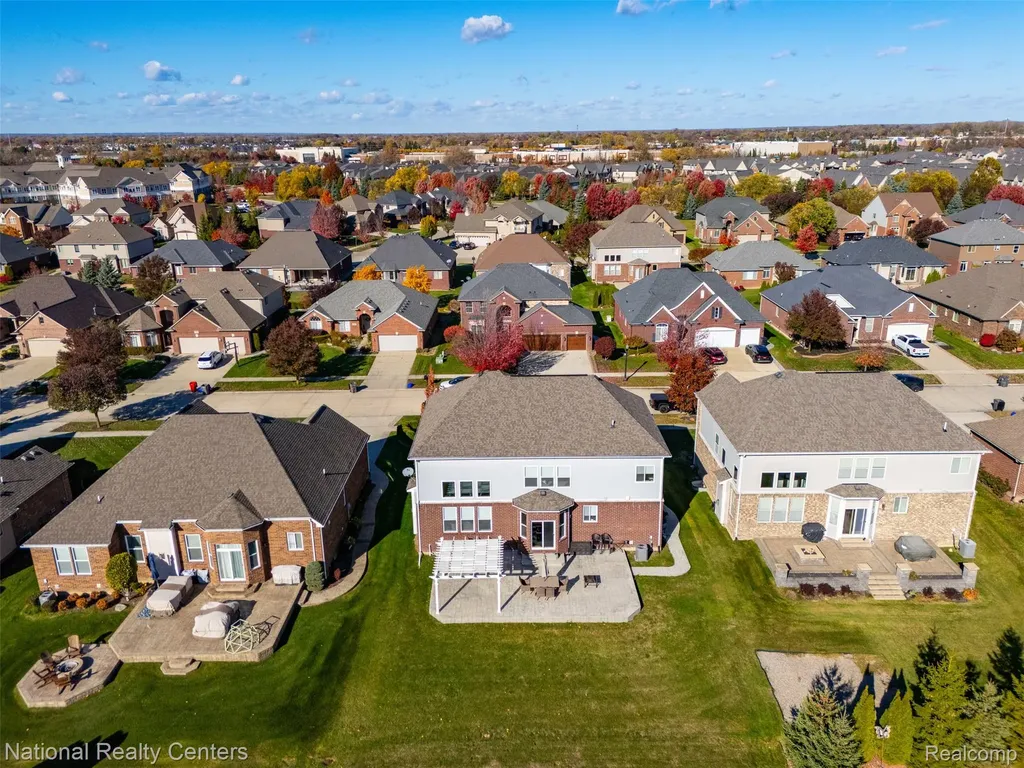 17632 Goldeneye Drive Clinton Charter Township MI 48038