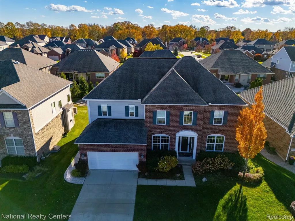 17632 Goldeneye Drive Clinton Charter Township MI 48038