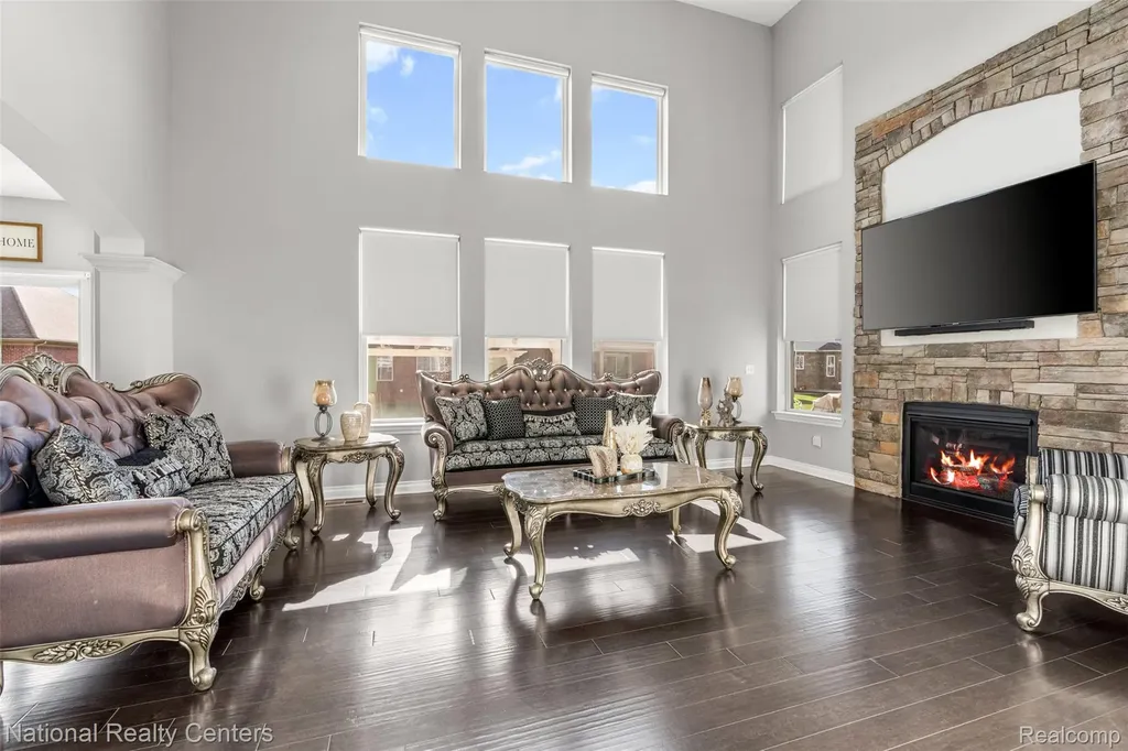 17632 Goldeneye Drive Clinton Charter Township MI 48038