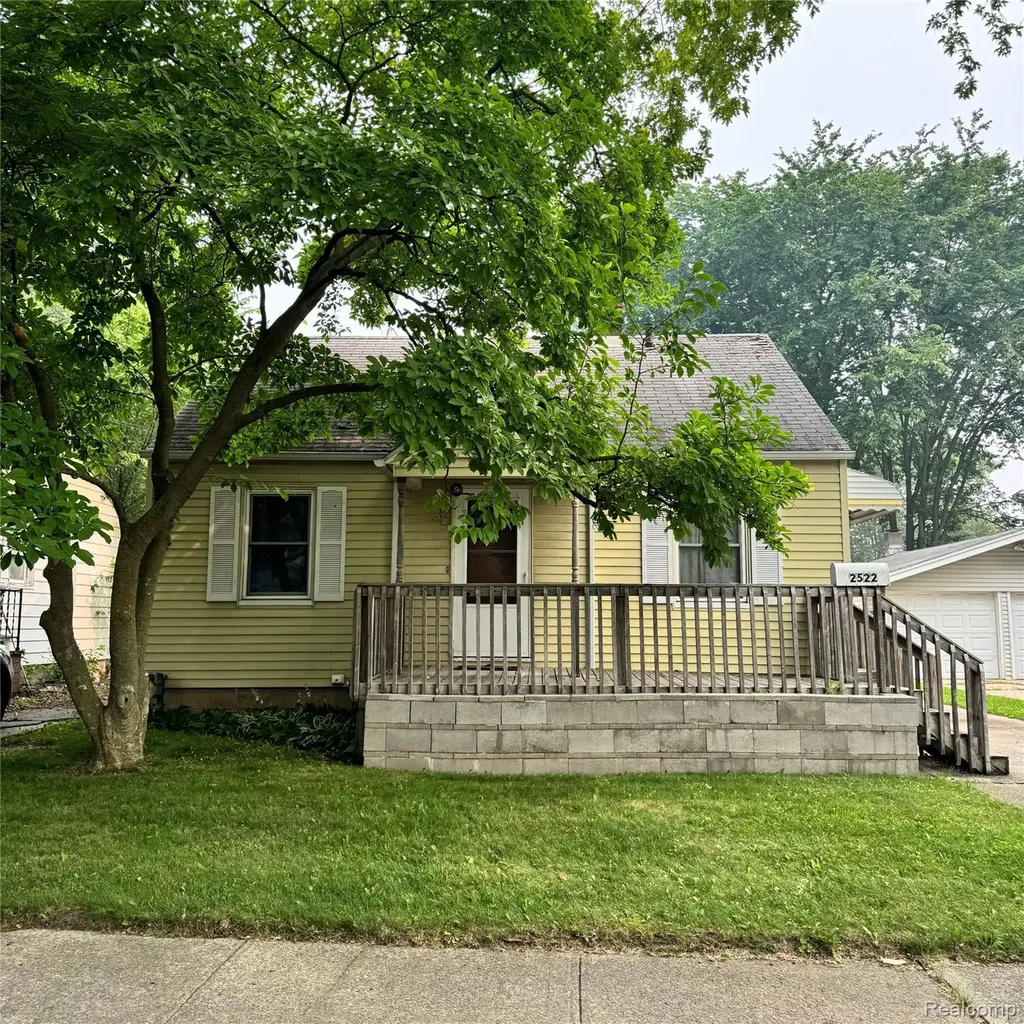 2522 Deindorfer Street Saginaw City MI 48602