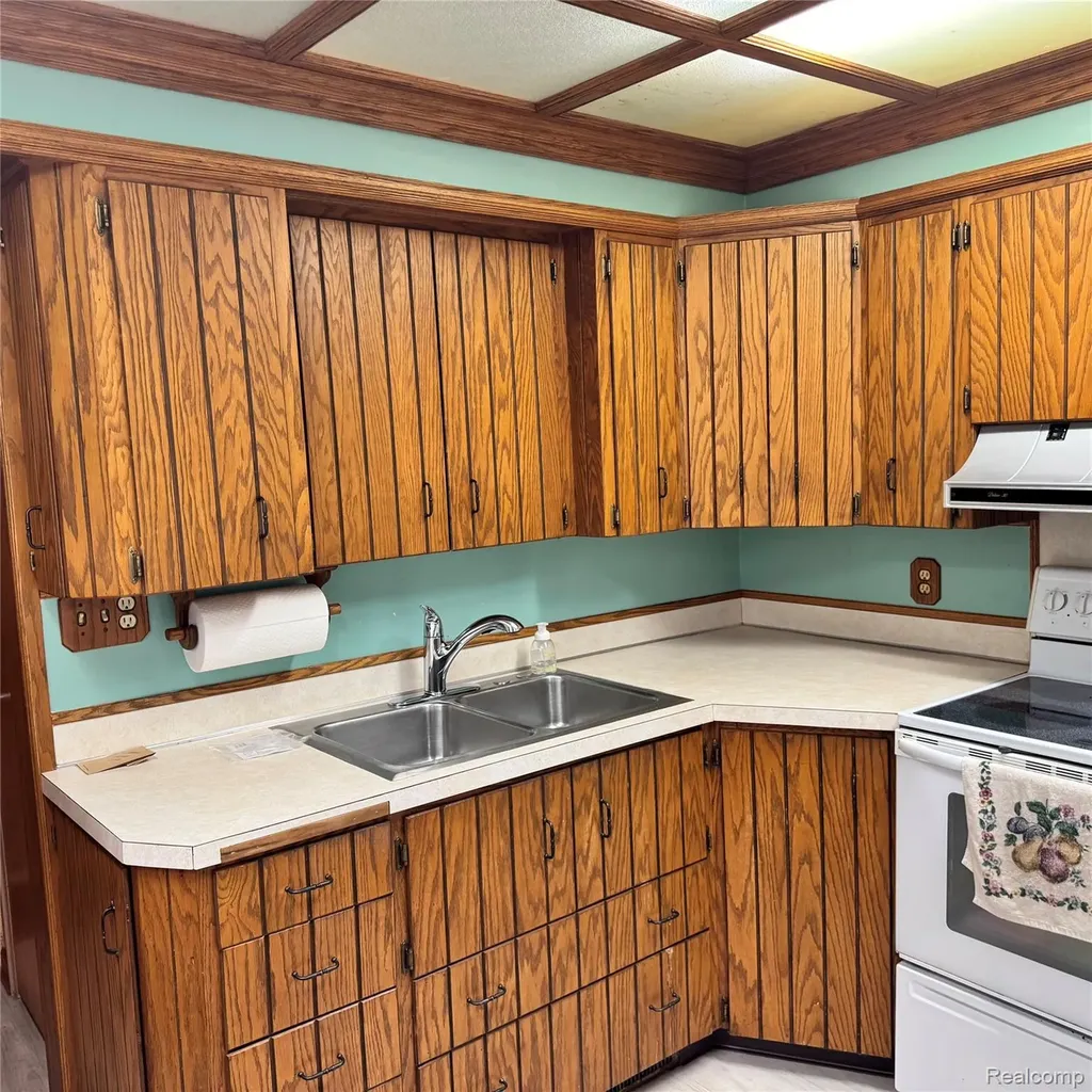 2522 Deindorfer Street Saginaw City MI 48602