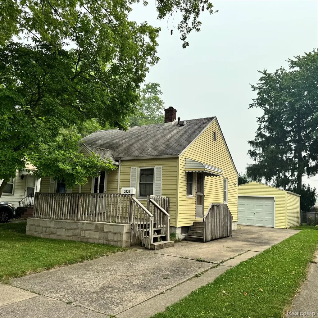 2522 Deindorfer Street Saginaw City MI 48602