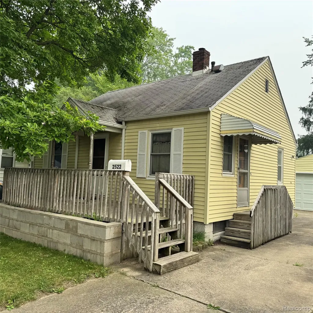 2522 Deindorfer Street Saginaw City MI 48602