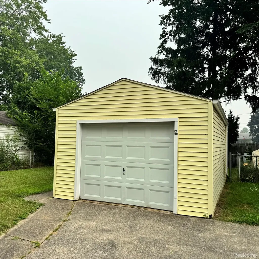 2522 Deindorfer Street Saginaw City MI 48602