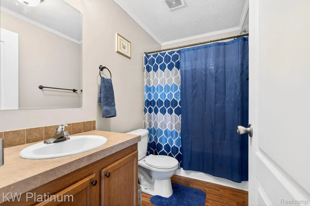 24494 Edwin Flat Rock City MI 48134