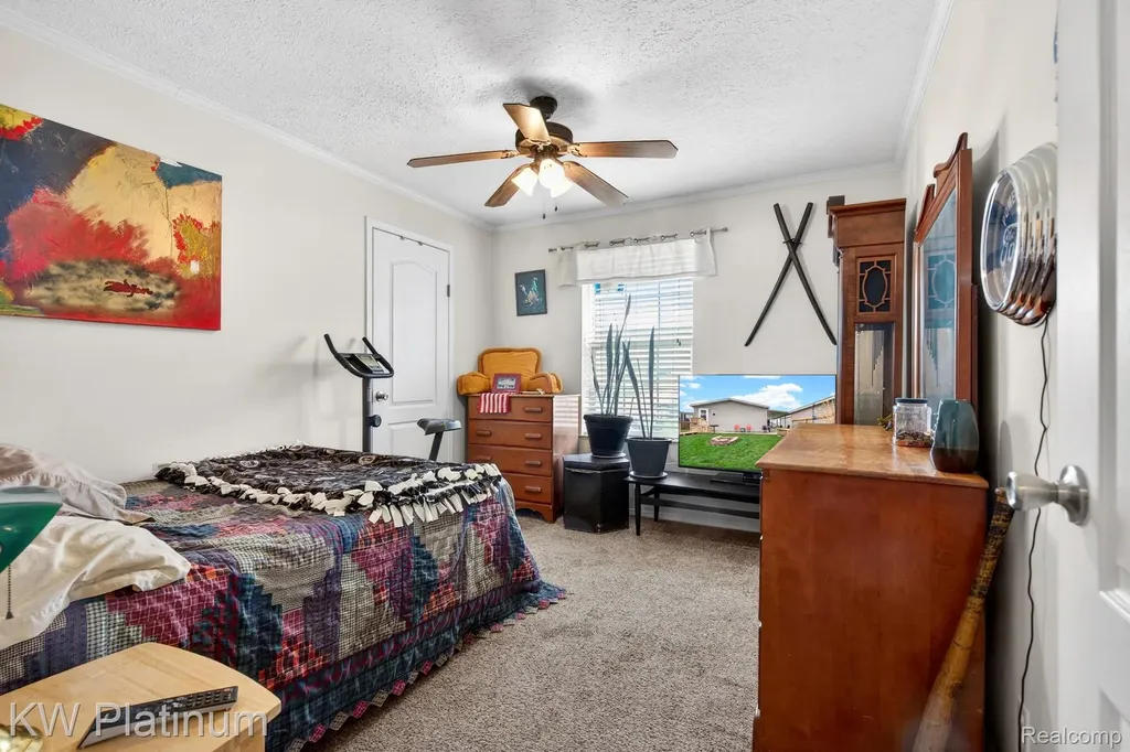 24494 Edwin Flat Rock City MI 48134