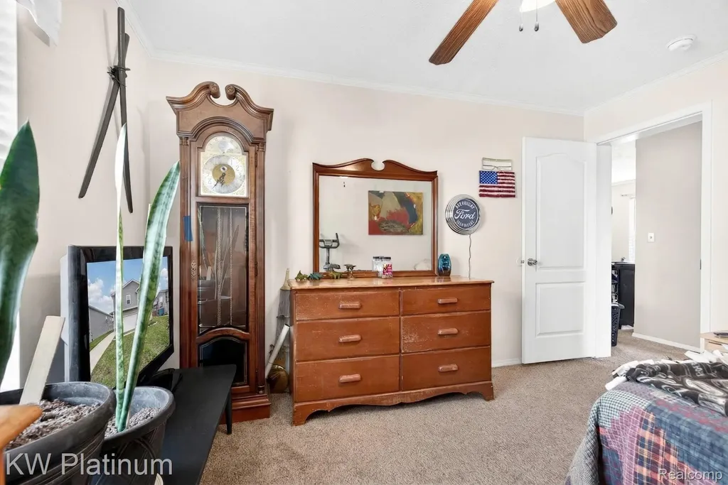 24494 Edwin Flat Rock City MI 48134
