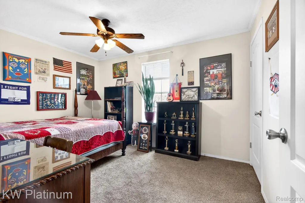 24494 Edwin Flat Rock City MI 48134