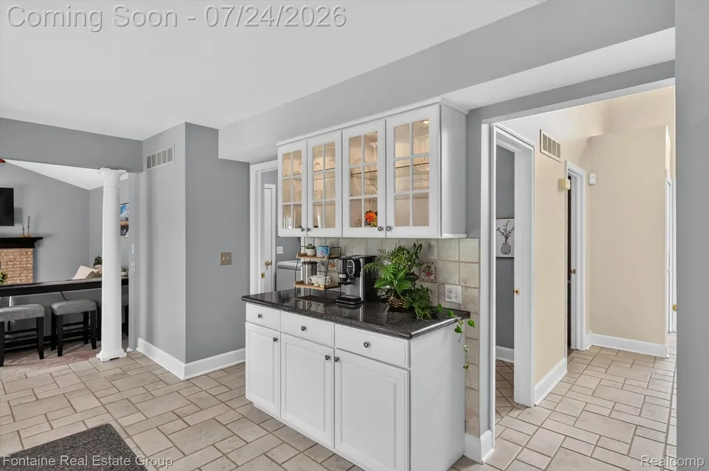 37116 Aspen Drive Farmington Hills City MI 48335
