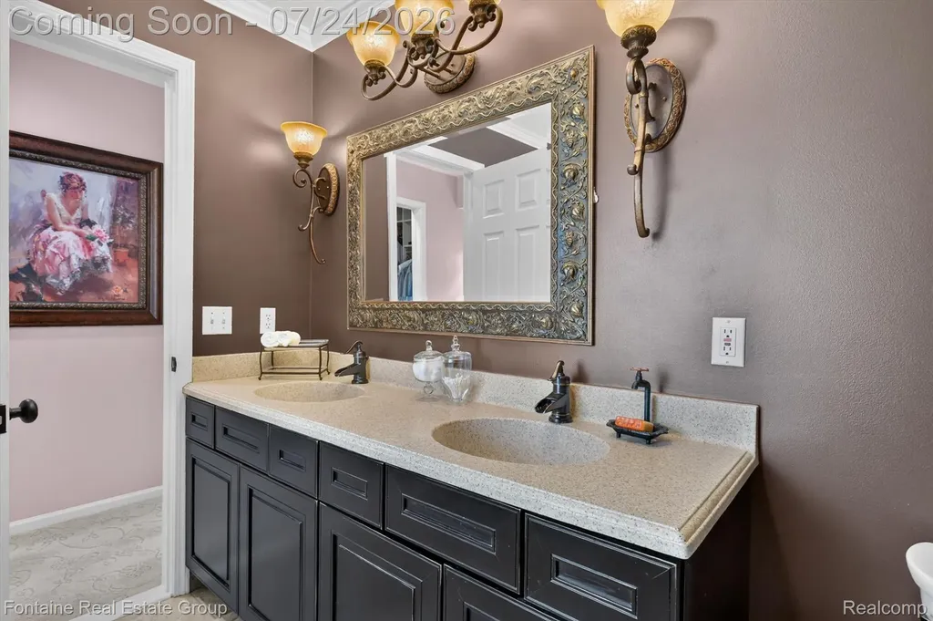 37116 Aspen Drive Farmington Hills City MI 48335