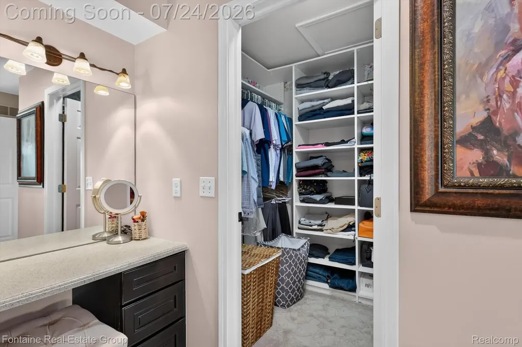 37116 Aspen Drive Farmington Hills City MI 48335