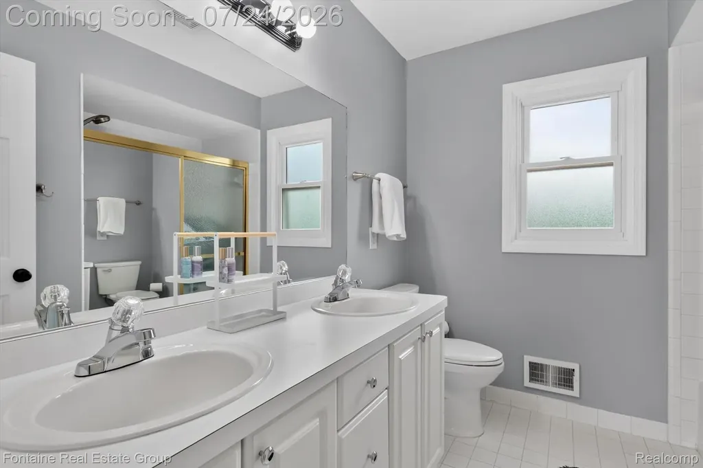 37116 Aspen Drive Farmington Hills City MI 48335