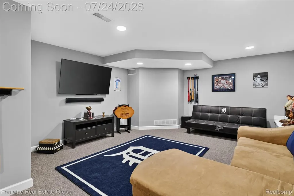 37116 Aspen Drive Farmington Hills City MI 48335