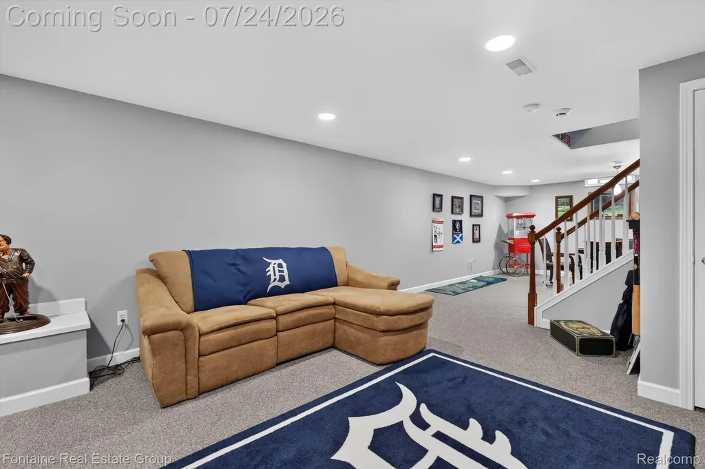 37116 Aspen Drive Farmington Hills City MI 48335