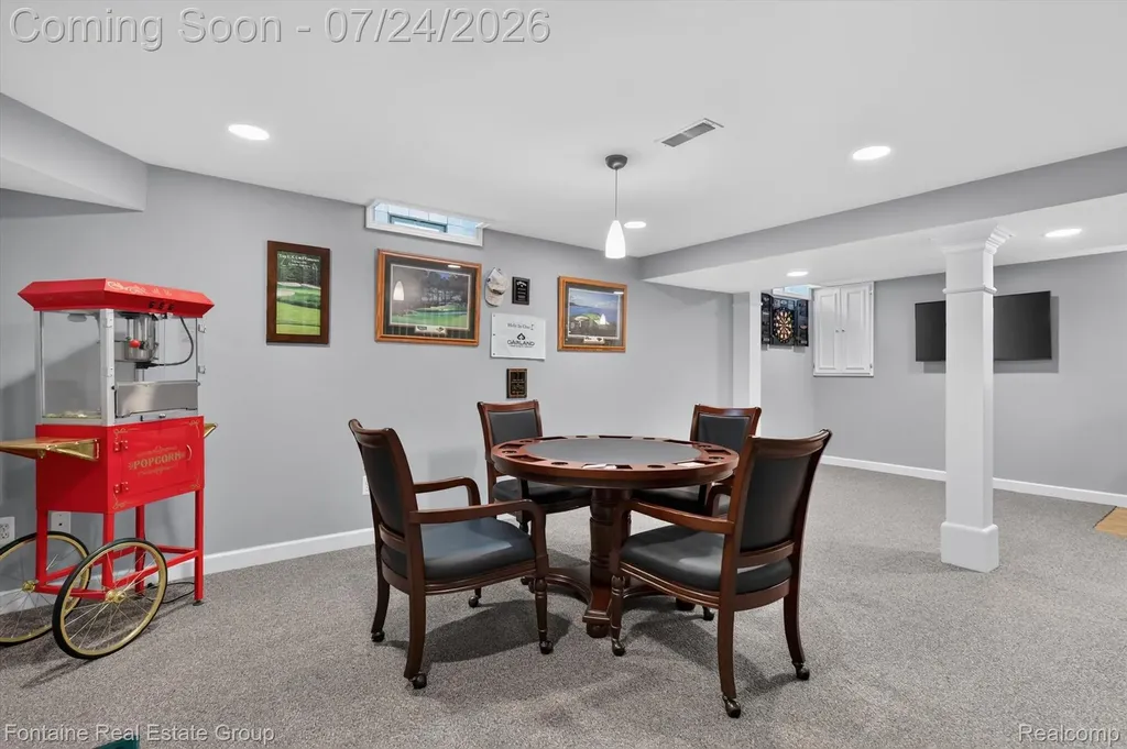 37116 Aspen Drive Farmington Hills City MI 48335