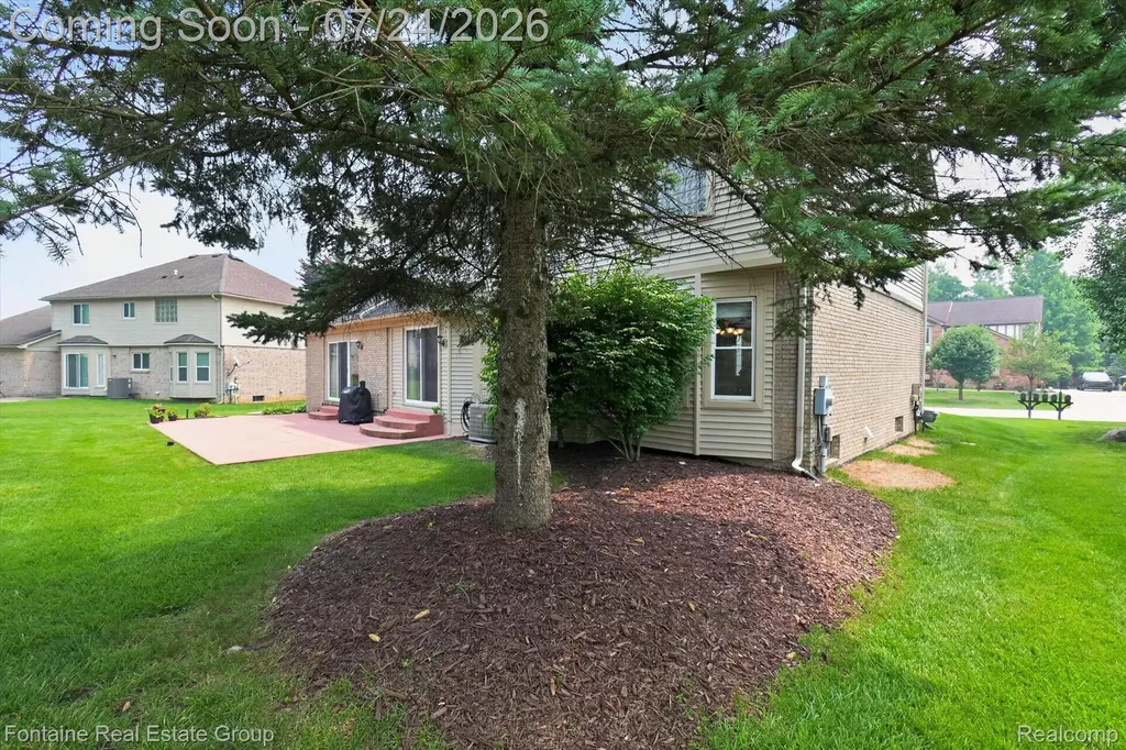 37116 Aspen Drive Farmington Hills City MI 48335