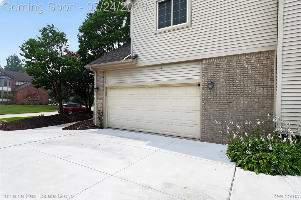 37116 Aspen Drive Farmington Hills City MI 48335
