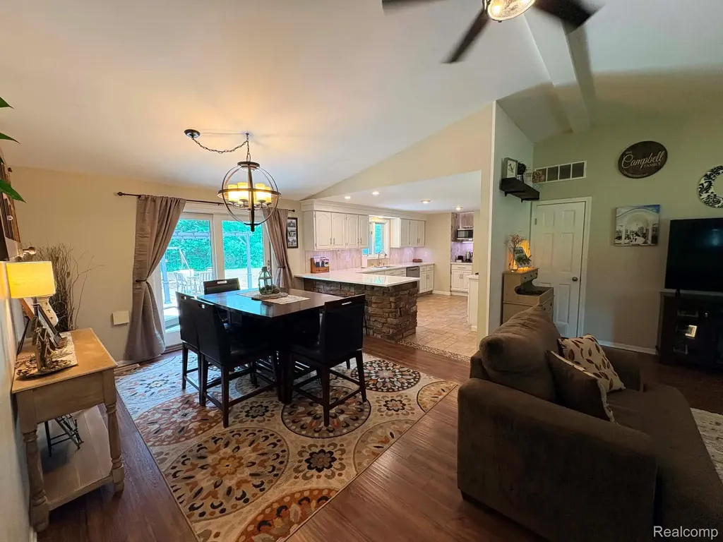 2159 E Bevens Road Wells Township MI 48723