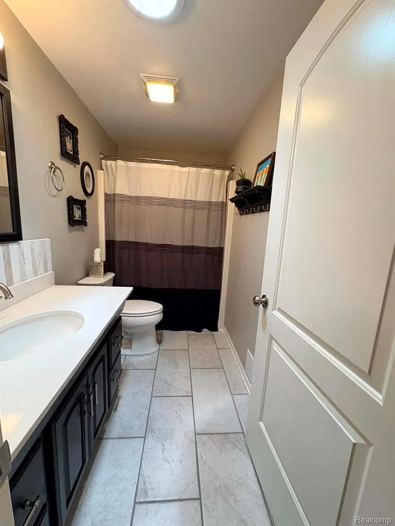 2159 E Bevens Road Wells Township MI 48723