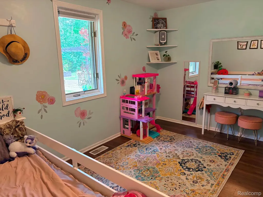 2159 E Bevens Road Wells Township MI 48723