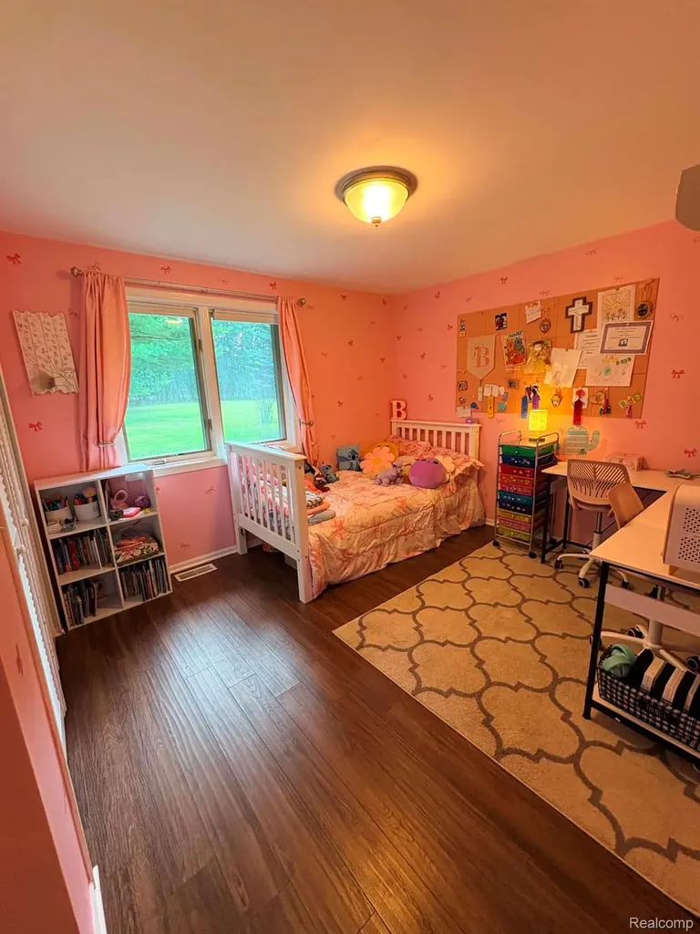 2159 E Bevens Road Wells Township MI 48723