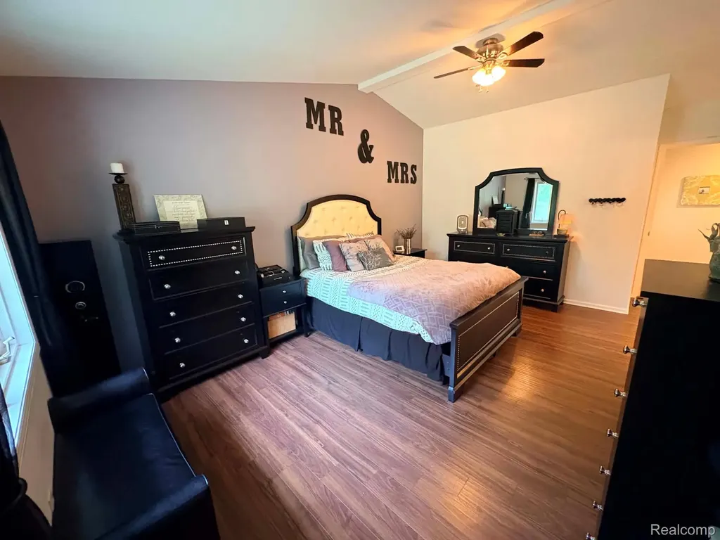 2159 E Bevens Road Wells Township MI 48723