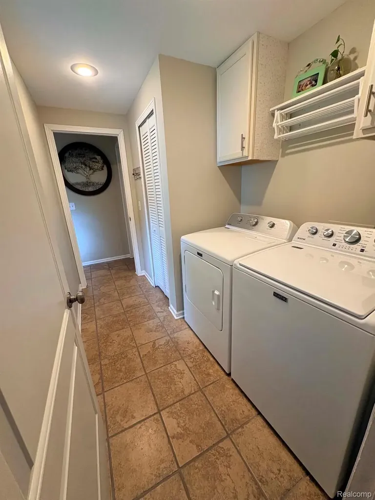 2159 E Bevens Road Wells Township MI 48723