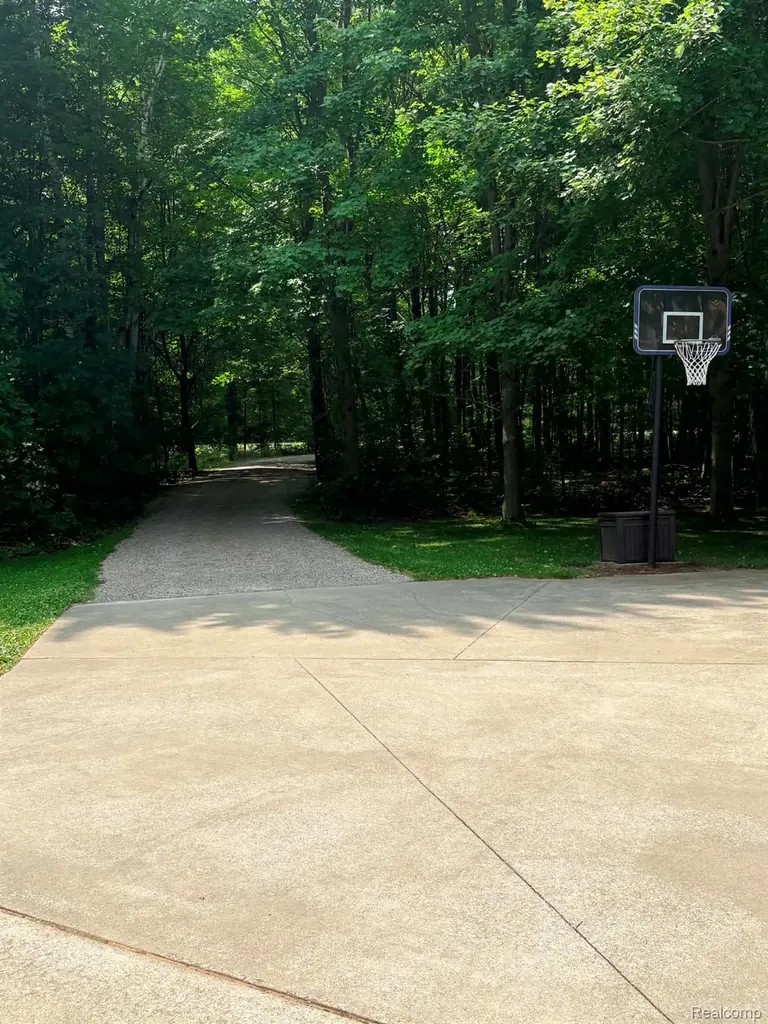 2159 E Bevens Road Wells Township MI 48723