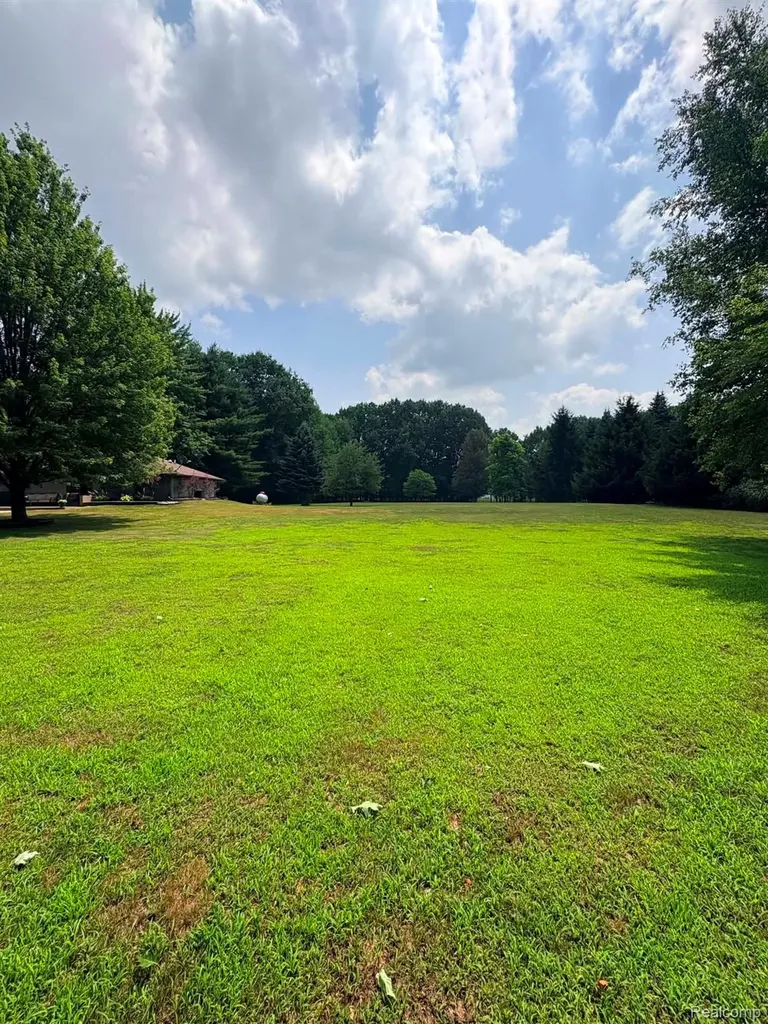 2159 E Bevens Road Wells Township MI 48723
