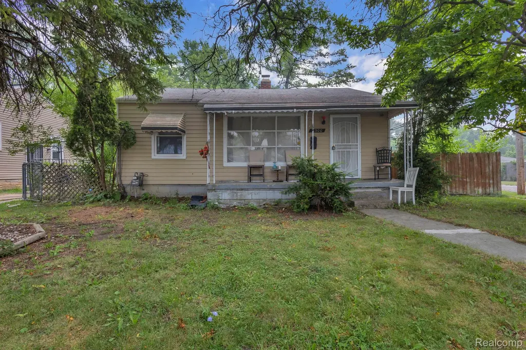 6300 Warwick Street Detroit City MI 48228