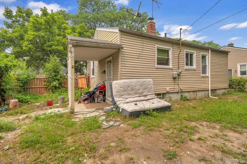 6300 Warwick Street Detroit City MI 48228