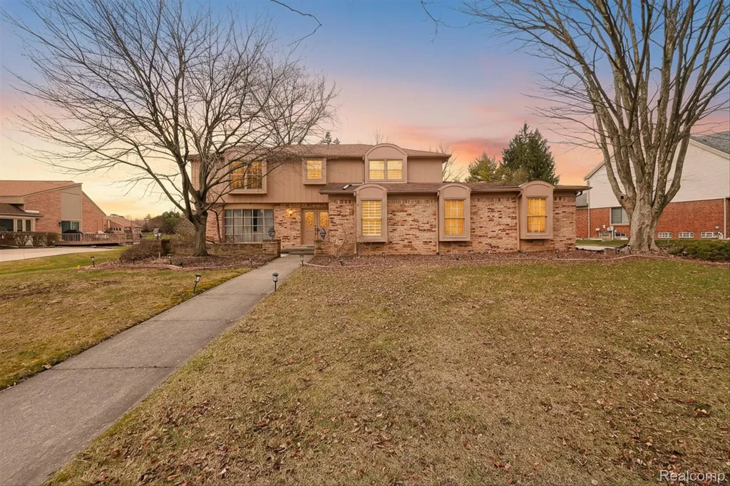 29801 Deer Run Farmington Hills City MI 48331